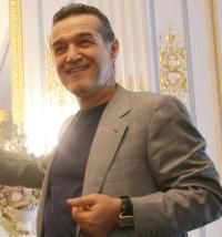 patronul stelei, gigi becali, a declarat la sport.ro ca steaua are deja un antrenor, pe massimo si