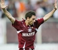 rapid a disputat la baza sa de din un �n compania d, fc bucharest. 

derulat pe durata a două
